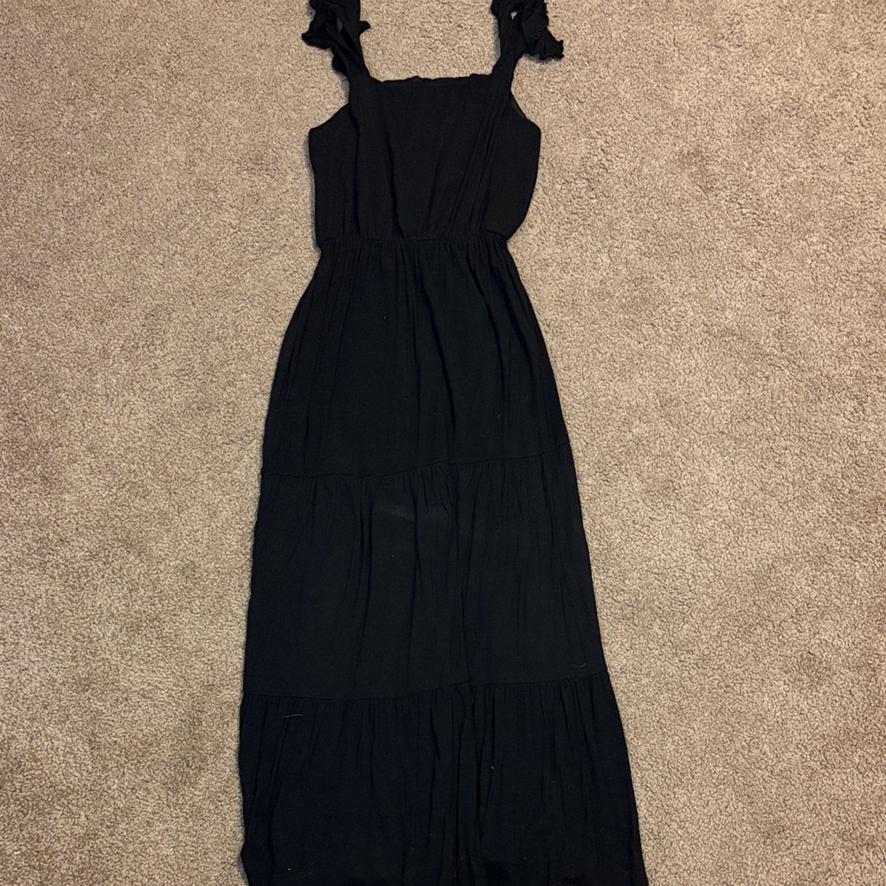 Chic Black Maxi Dress - Picture 1 of 2
